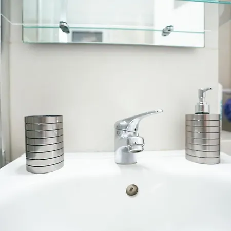 Appartement Modern Renovated Place In The - Medley Serenity